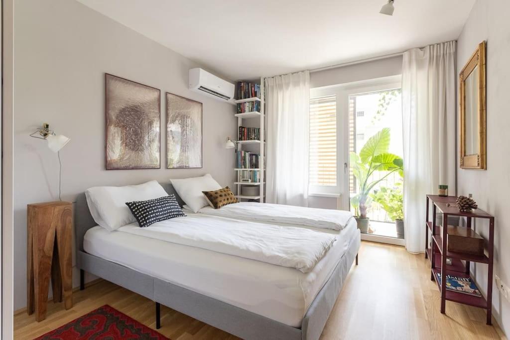 Dream Apartment - Central And Quiet With Ac And Free Parking Garage Wien Exteriör bild