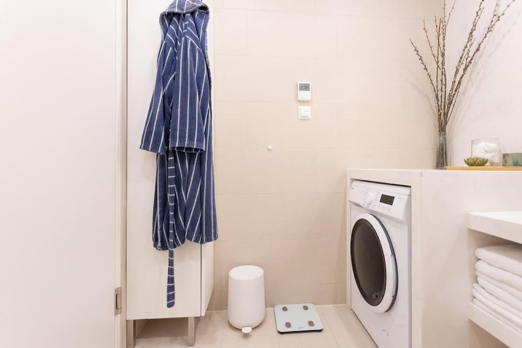 Dream Apartment - Central And Quiet With Ac And Free Parking Garage Wien Exteriör bild