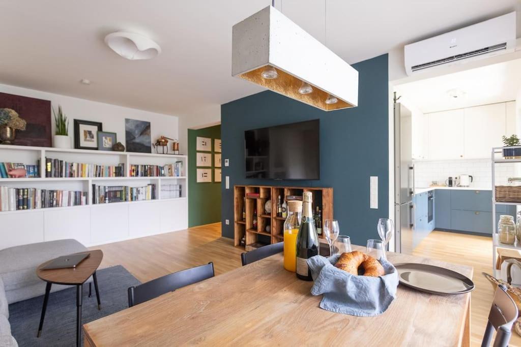 Dream Apartment - Central And Quiet With Ac And Free Parking Garage Wien Exteriör bild