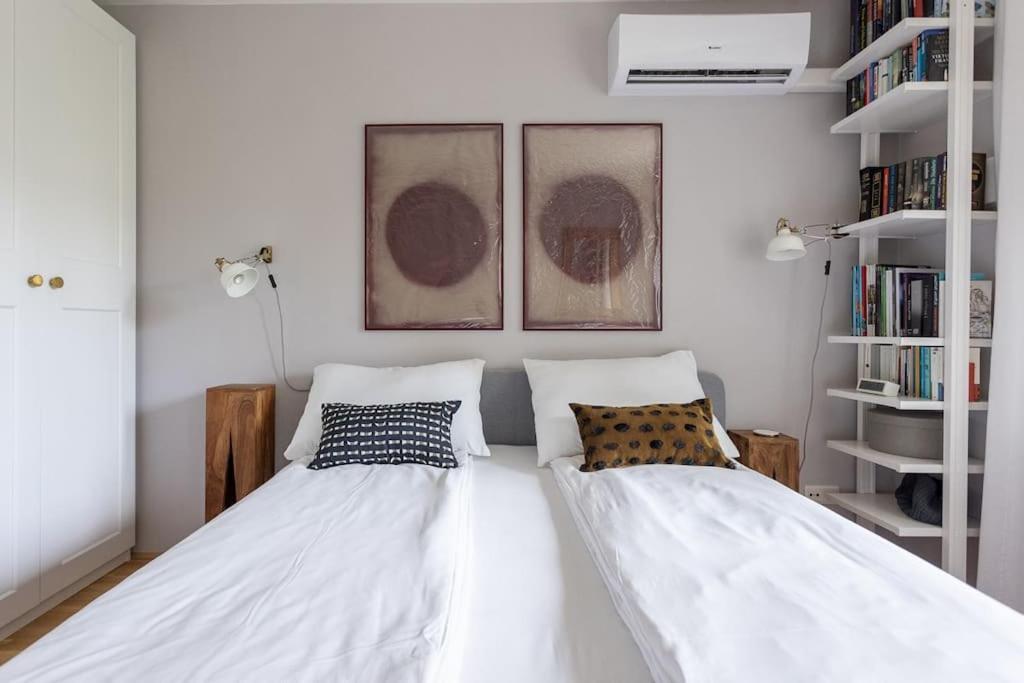 Dream Apartment - Central And Quiet With Ac And Free Parking Garage Wien Exteriör bild
